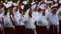 Beginilah suasana di saat hari pertama sekolah di SDN 01 Pagi Lebak Bulus, Jakarta Selatan, Senin (27/7/2015).