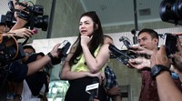 Jadi ternyata list yang masuk belum semuanya diapprove KPK, cuma ada beberapa. Cuma ada beberapa keluarga, masih banyak adik-adik dan kakaknya papa, dan juga tante-tante aku yang lain juga belum boleh ketemu gak tau katanya masih dalam proses, kata Velove di KPK, Jl HR Rasuna Said, Jakarta Selatan, Senin (27/7/2015).