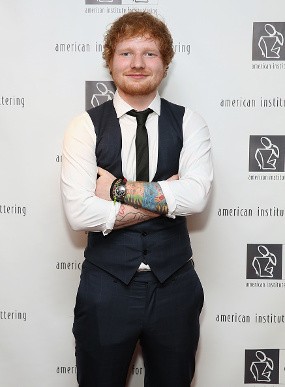 Ed Sheeran BAB di Celana Saat Manggung