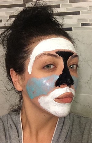 Multimasking, Tren Kecantikan Oleskan Masker Warna-warni di Wajah