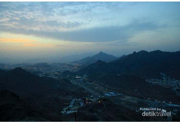 Menanti Sunrise di Jabal Rahmah yang Penuh Cinta