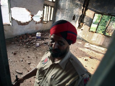 Kantor Polisi India Diserang, 10 Orang Tewas