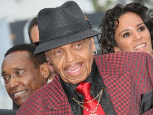Akan Rayakan Ultah, Ayah Michael Jackson Justru Terserang Stroke di Brasil