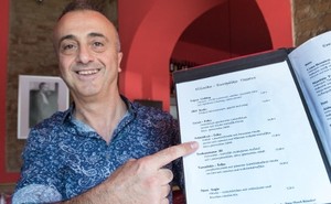 Restoran Ini Sajikan Menu Bertema Krisis Keuangan di Yunani