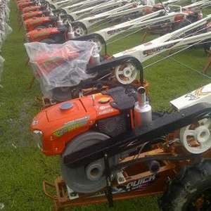 Perintah Jokowi, Mentan Sebar Traktor Pakai Kapal Perang dan Hercules