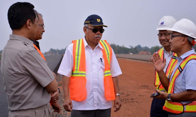 Genjot Infrastruktur, Menteri PU Minta Kontraktor Kerja 24 Jam