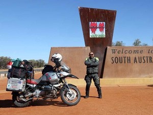 Rider Kelahiran Bandung Ini Sukses Jelajah Australia Selama 4 Bulan