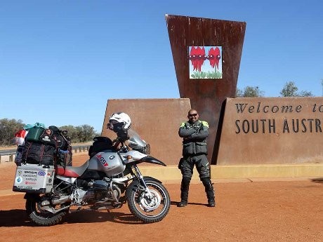 Rider Kelahiran Bandung Ini Sukses Jelajah Australia Selama 4 Bulan
