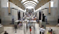 Museum Nasional Musee d'Orsay di Paris, Prancis, (28/07/2015) ramai pengunjung. Stephane Mahe/Reuters/detikFoto.