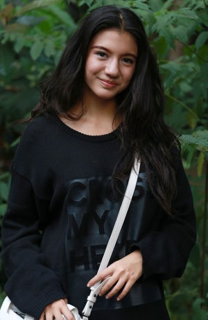 Jadi Vampir, Cassandra Lee Sempat Pikir-pikir Dulu