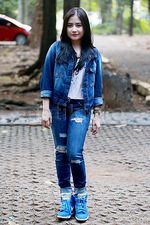 Double Denim Style ala Prilly Latuconsina, Keren Nggak Prillvers?