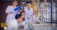 Seperti apa kelanjutan ceritanya? Jangan lupa saksikan film 'Catatan Akhir Kuliah' yang tayang serentak Kamis, 30 Juli 2015 di bioskop kesayangan Anda. (Dok Darihati Films)