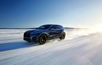 Melihat Pengujian Mobil Jaguar F-Pace