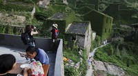 Kini desa tersebut jadi objek wisata. REUTER/Damir Sagolj.
