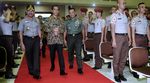 Jokowi Beri PembekalanPada Perwira Remaja TNI - Polri