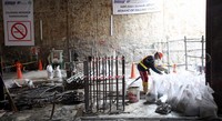 Diperkirakan pembangunan lantai concourse ini akan selesai bulan depan. Pembangunan akan dilanjutkan ke lantai selanjutnya.