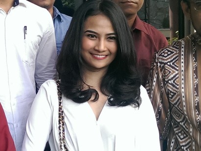 Isu Nikah Siri dengan Didi Masih Santer, Vanessa Angel: Angin Lalu
