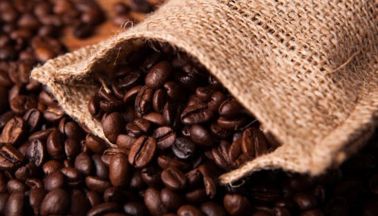 Cold Brew Coffee yang Lagi Tren Bisa Dibikin Sendiri