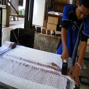 Mendag Gobel Perketat Impor Batik