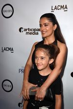 Like Mother Like Daughter, Gaya Kompak Salma Hayek dan Putrinya