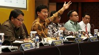 Paparan publik Bank Mandiri dihadiri oleh Direktur Risk Management & Asset Bank Mandiri Ahmad Siddik Badruddin, Direktur Consumer Banking Hery Gunardi, Wadirut Sulaiman A Arianto, Dirut Budi G Sadikin, Direktur Treasury & Markets Pahala N Mansury, Pejabat Eksekutif Finance & Strategy Kartika Wirjoatmodjo, dan SVP Strategy and Performance Management Anton Herdianto.