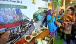 Yohana Yembise Buka Gelar Pemberdayaan Masyarakat Berbasis Budaya