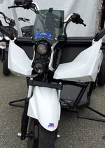 Motor Roda Tiga Elektrik Khusus untuk Wayne Rainey