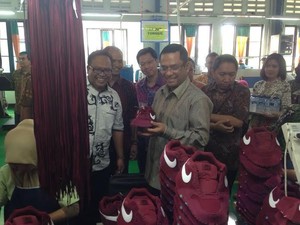 Menperin Saleh Husin Penasaran Lihat Proses Produksi Sepatu Nike
