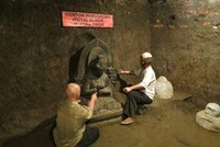Ada diorama penggalian arkeologi bawah tanah yang dibuat kreatif dengan sungguhan menggali tanah di bawah museum (Fitraya/detikTravel)