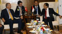 Pertemuan ini membicarakan kesepakatan kerjasama antara Indonesia dengan Turki di bidang investasi, pendidikan, dan pertahanan.