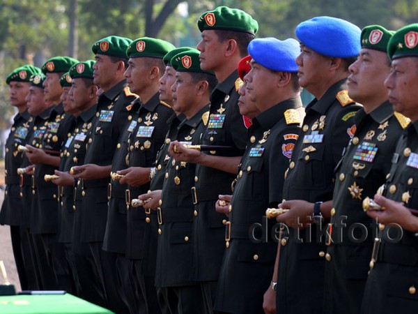 Sertijab 10 Jabatan Strategis TNI AD
