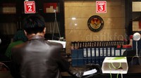     Soleh menyerahkan berkas gugatan. Menurutnya, menjadi calon kepala daerah adalah hak. Sehingga tidak boleh menunda pelaksanaan pilkada. Soleh berharap agar MK memperjelas tafsir konstitusional terhadap pasal-pasal yang digugat.