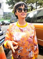 Julia Perez Ngejreng di Kantor Polisi