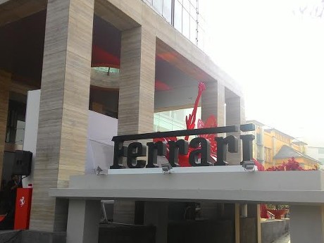 Pajak Mahal, Konsumen Ferrari Batal Beli Mobil