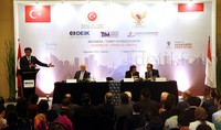 Ada sekitar 300 pengusaha dari kedua negara yang hadir dalam pertemuan bisnis tersebut.