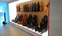 Beraneka aksesoris seperti pilihan jok untuk mobil Ferrari kesayangan Anda.