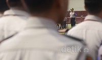     Wakapolda Metro Jaya Brigjen Pol Nandang Jumarnamemimpin Apel Kesiapan Pasukan.     