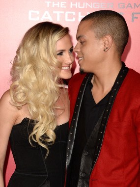 Ashlee Simpson Beri Nama Bayi Perempuannya Jagger Snow