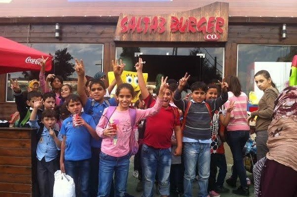 Di Palestina Ada Restoran Krabby Patty Ala Spongebob