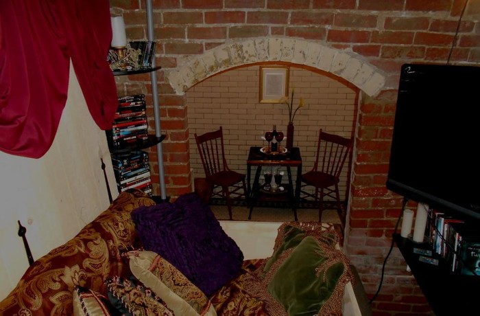 Di Bawah Tanah & Bertema Hantu, Berani Datang ke Hotel Ini?