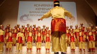 Prestasi yang diraih The Resonanz Children Choir (TRCC) dan Batavia Madrigal Singers (BMS) di kompetisi internasional ini membuktikan bahwa generasi muda Indonesia memiliki bakat-bakat luar biasa dalam dunia tarik suara dan seni musik.