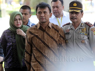 Gubernur Gatot dan Evy Diperiksa Sebagai Tersangka