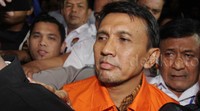 Sebelumnya Gatot dan Evy diperiksa sebagai tersangka penyuapan terhadap hakim PTUN Medan.