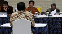 Pansel KY melontarkan pertanyaan kepada Sumarno.