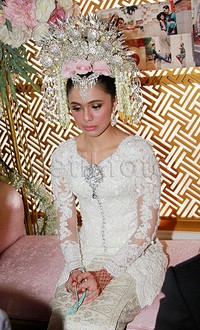 Di ruangan terpisah, Gina tampak tegang. Pool/Gus Mun/detikFoto.
