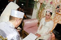 Gina saat mengucapkan janji kepada orangtuanya. Pool/Gus Mun/detikFoto.