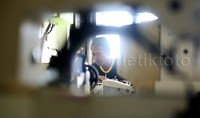 Harga barang mesin jahit naik berdampak pada keuntungan penjualan yang menipis dan sepinya kunjungan pembeli.