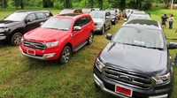 New Ford Everest ini terdiri dari dua varian, yakni rear-wheel drive atau 4x2 yang didukung mesin diesel 2,2 liter, dan four-wheel drive atau 4x4 yang didukung mesin 3,2 liter Duratoq TDCi. Nah, kali ini kedua varian itu diuji sekaligus dalam rute sepanjang 140,5 kilometer.