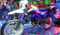 Peleknya juga menggunakan bahan aluminium berbeda dengan D-Tracker sebelumnya yang menggunakan stainless steel.
