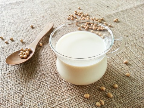 7 Jenis Susu Pengganti Susu Sapi, Sehat dan Rendah Kalori!